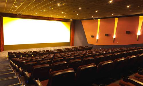 电影院被曝安装摄像头 电影院放映厅设立监控是否应告知观众?
